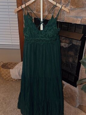 Dark Green Lace-Top Mid/Maxi Dress - Women's